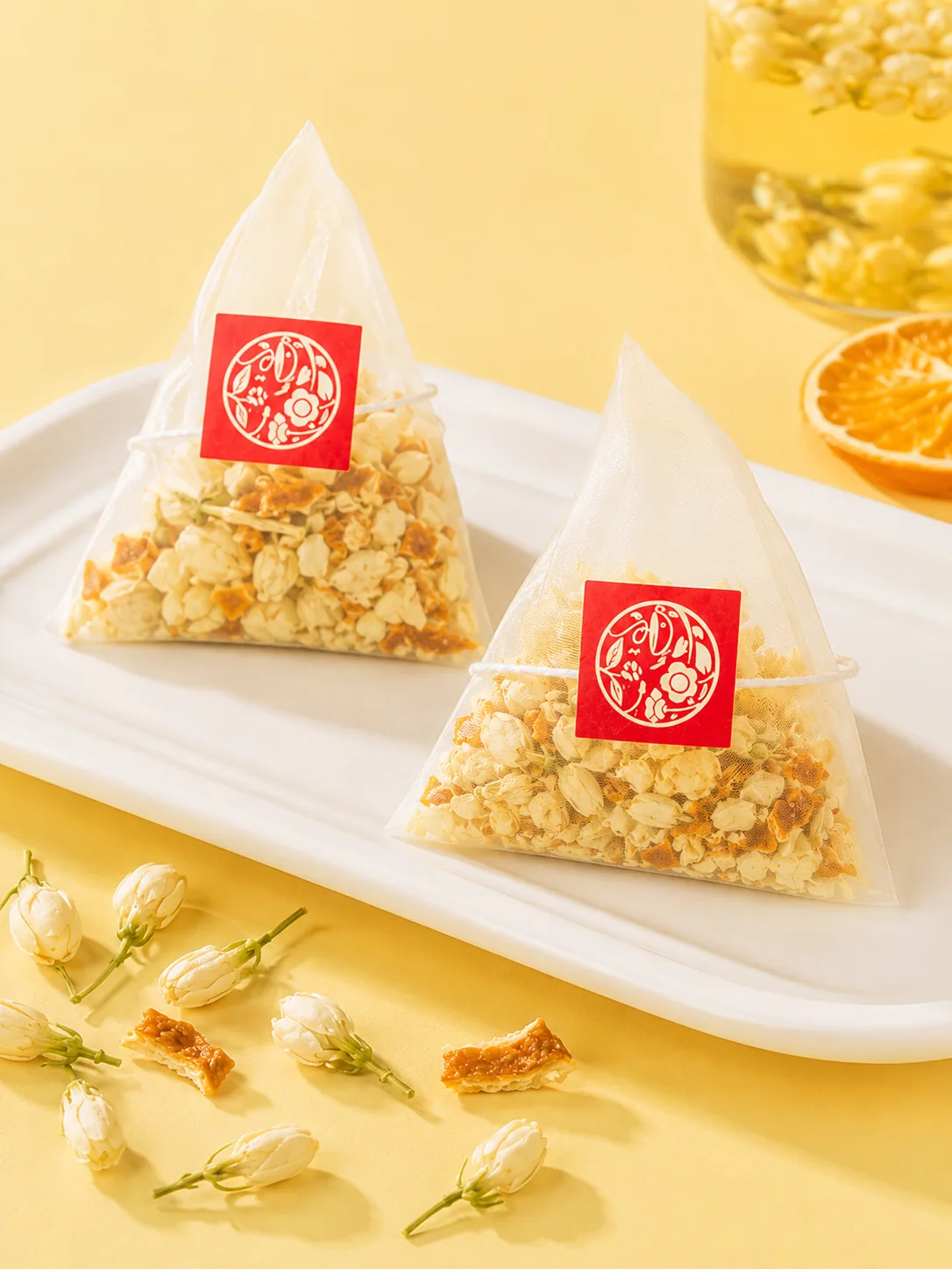 Triangle tea bag with botanical tea ingredients